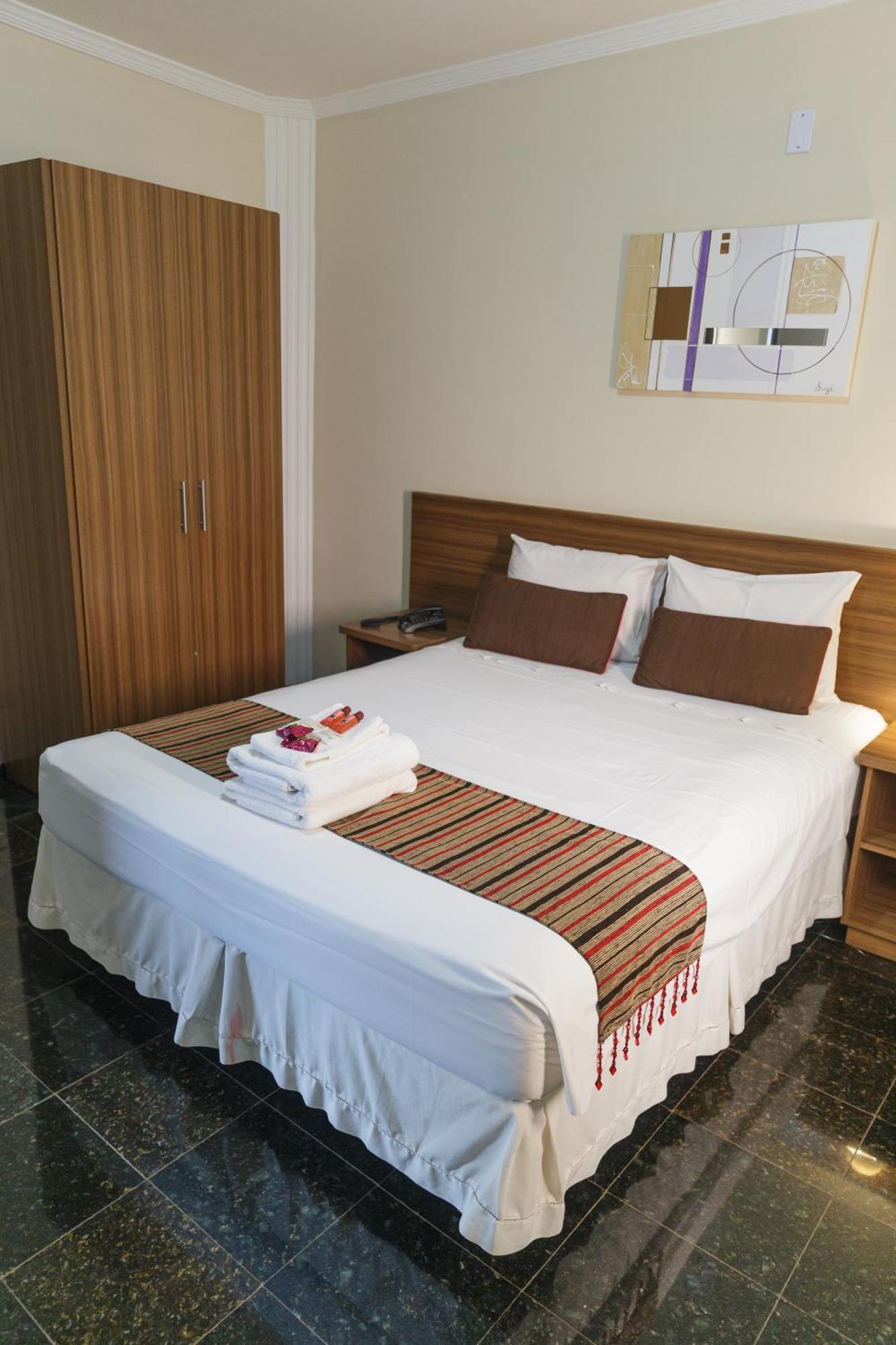 Hotel Village Golden
